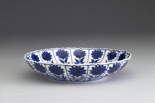 青花花式盤