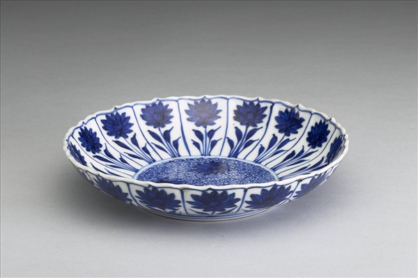 青花花式盤