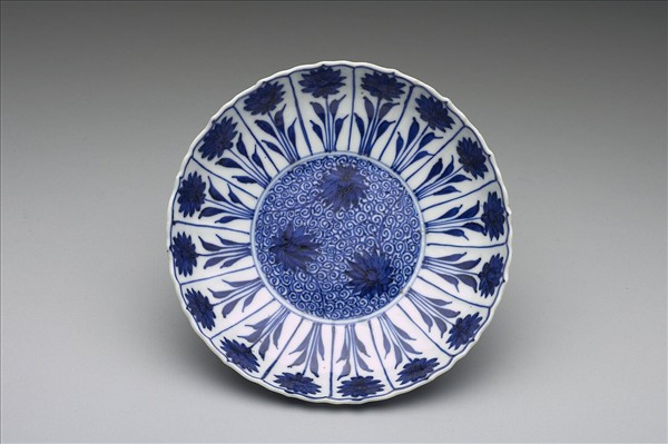 青花花式盤