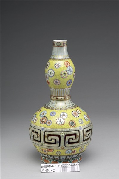 磁胎洋彩轉旋葫蘆瓶