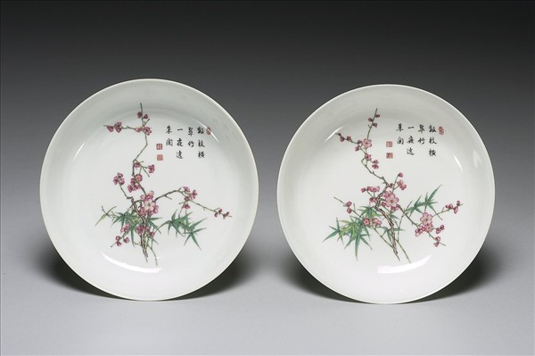 琺瑯彩綠錦地梅竹盤