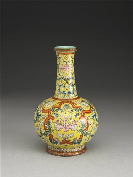 洋彩黃地福壽紙槌瓶