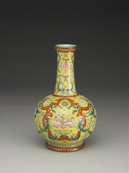 洋彩黃地福壽紙槌瓶