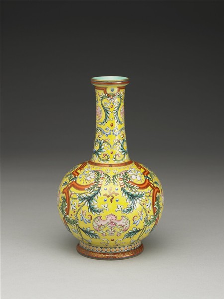 洋彩黃地福壽紙槌瓶