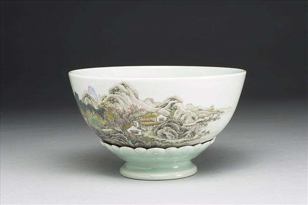 洋彩漁村行樂圖轉足碗