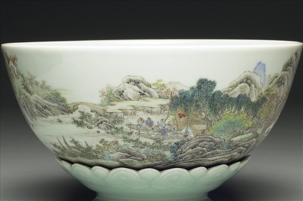 洋彩漁村行樂圖轉足碗