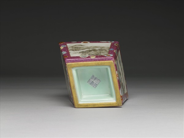 洋彩錦上添花山水圖方勝瓶