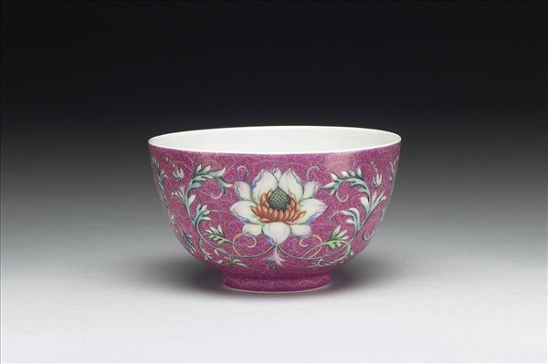 磁胎洋彩紅地錦上添花茶鍾