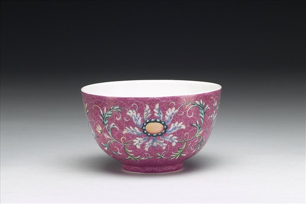 磁胎洋彩紅地錦上添花茶鍾