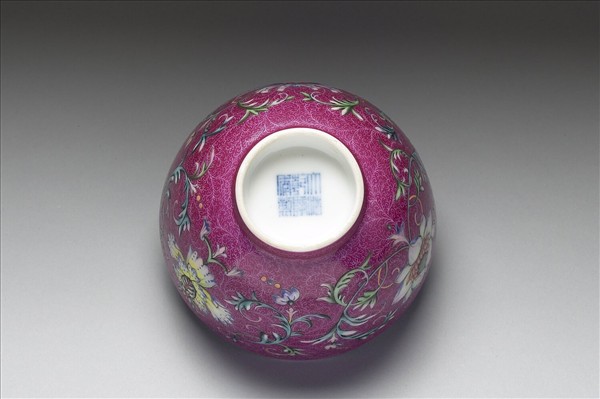 磁胎洋彩紅地錦上添花茶鍾