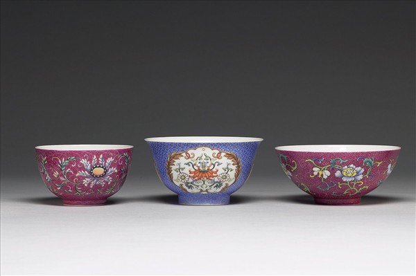 磁胎洋彩紅地錦上添花茶鍾