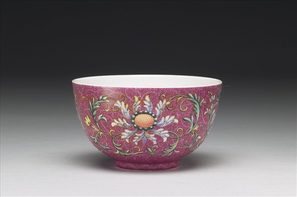 磁胎洋彩紅地錦上添花茶鍾