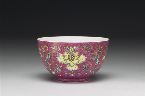 磁胎洋彩紅地錦上添花茶鍾