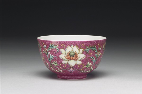 磁胎洋彩紅地錦上添花茶鍾