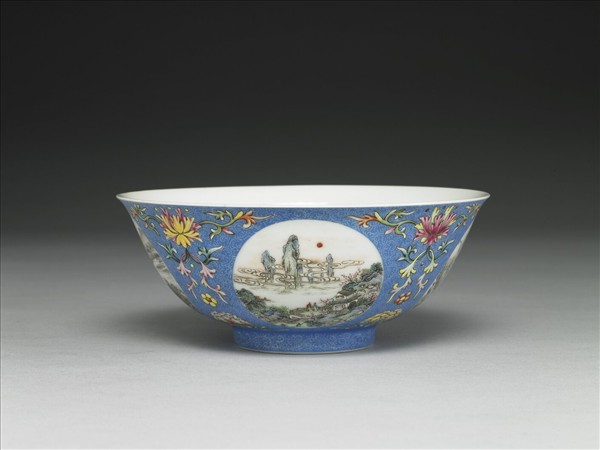 洋彩藍地團花山水圖碗