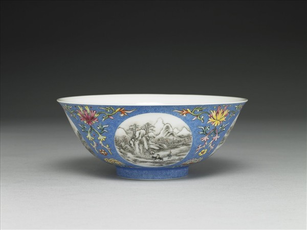 洋彩藍地團花山水圖碗