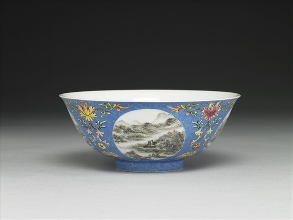 洋彩藍地團花山水圖碗