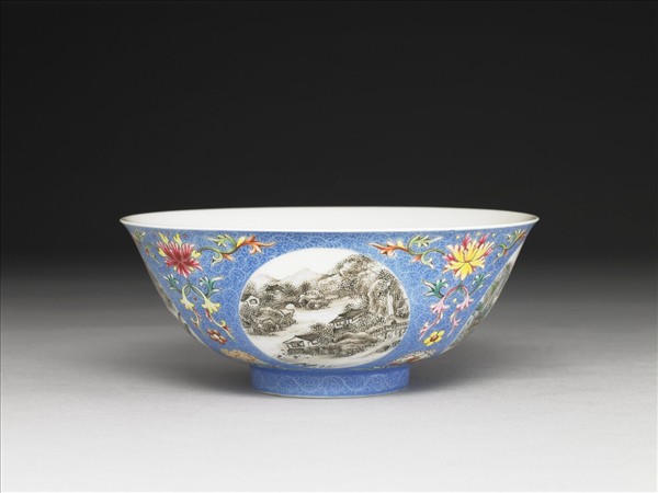 洋彩藍地團花山水圖碗
