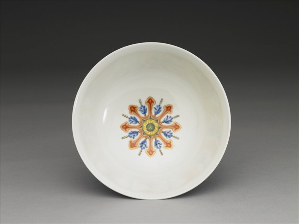 洋彩藍地團花山水圖碗