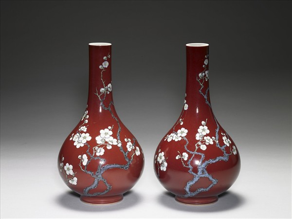 磁胎洋彩霽紅梅花膽瓶