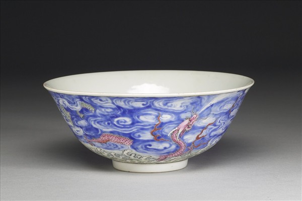 洋彩雲龍碗