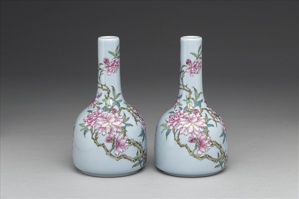 洋彩藍地碧桃詩意雙陸瓶