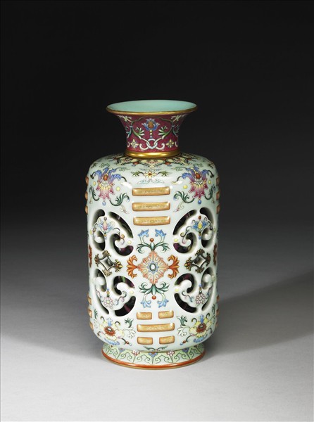 洋彩八卦如意轉頸瓶