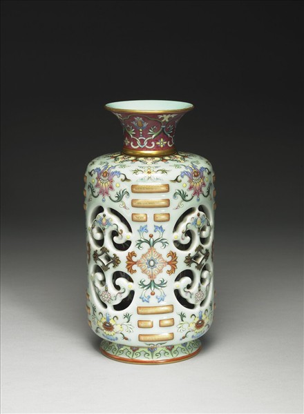 洋彩八卦如意轉頸瓶