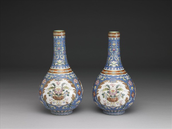 洋彩翠地錦上添花膽瓶