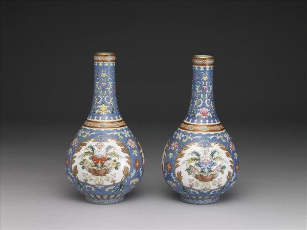 洋彩翠地錦上添花膽瓶