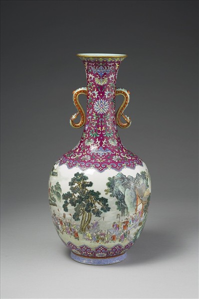 粉彩春燈嬰戲圖雙耳瓶