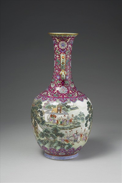 粉彩春燈嬰戲圖雙耳瓶