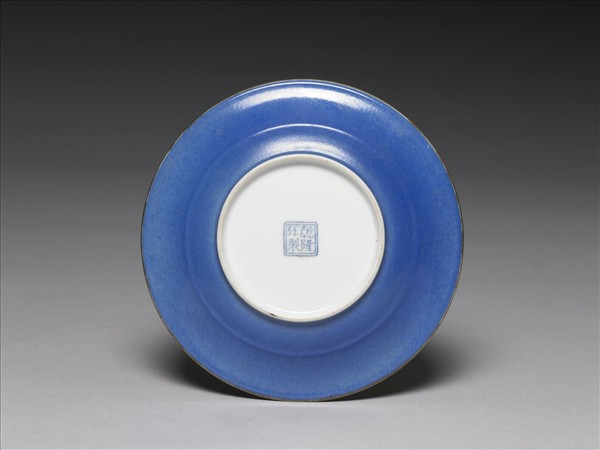 琺瑯彩錦地開光紅山水花鳥碟