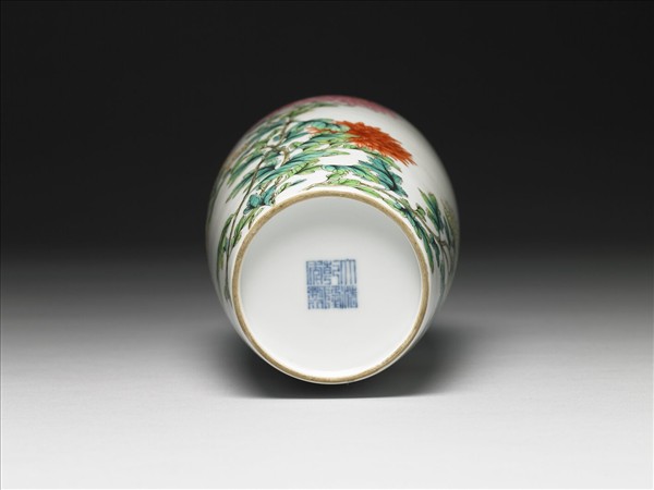 洋彩詩句菊花圖梅瓶