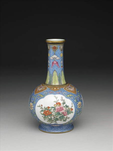 洋彩藍錦地剔花開光花卉瓶