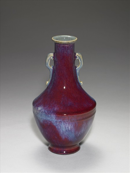 爐鈞釉雙耳瓶