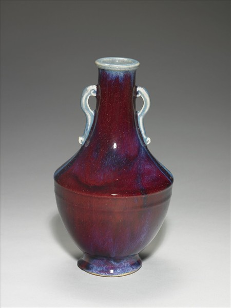 爐鈞釉雙耳瓶