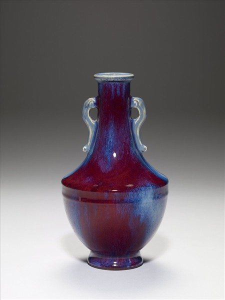 爐鈞釉雙耳瓶