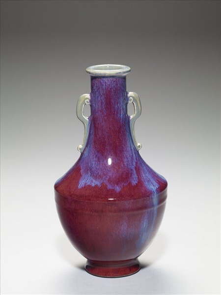 爐鈞釉雙耳瓶