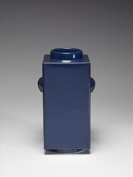 霽青釉獸耳琮式瓶