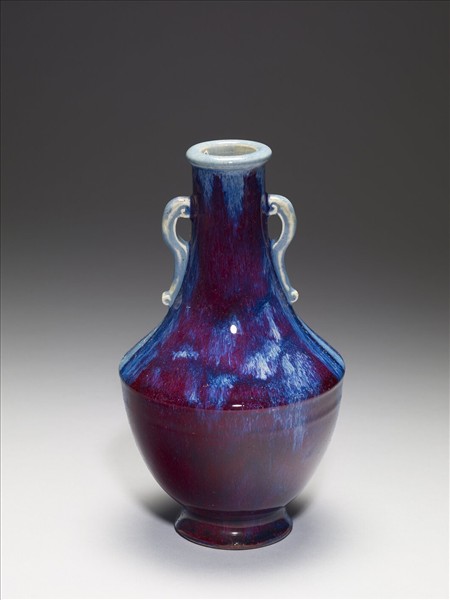 爐鈞釉雙耳瓶
