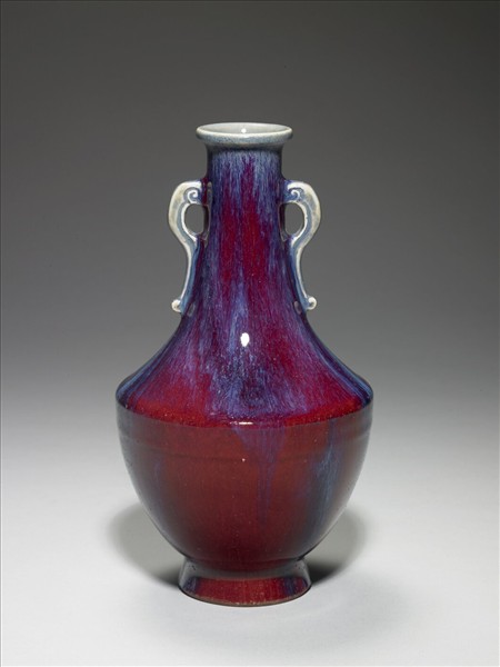 爐鈞釉雙耳瓶