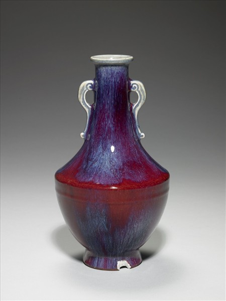 爐鈞釉雙耳瓶