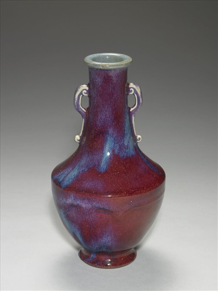 爐鈞釉雙耳瓶