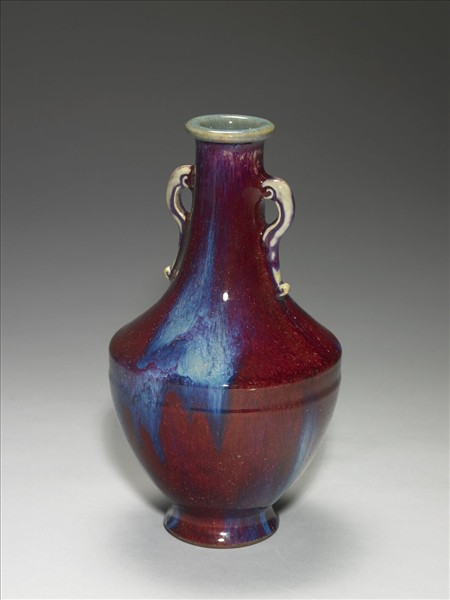 爐鈞釉雙耳瓶