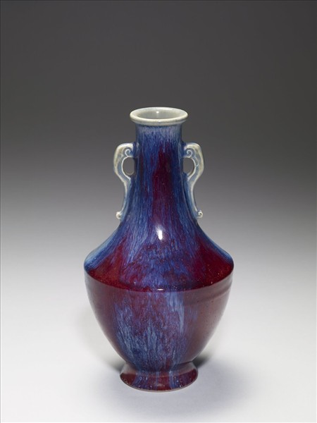 爐鈞釉雙耳瓶