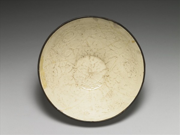 定窯 白瓷印花四季花卉紋碗