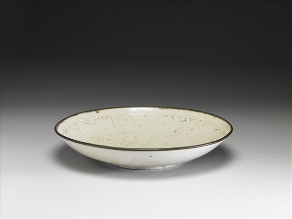 定窯 白瓷印花雙魚荷花紋盤