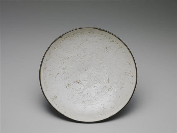 定窯 白瓷印花雙魚荷花紋盤