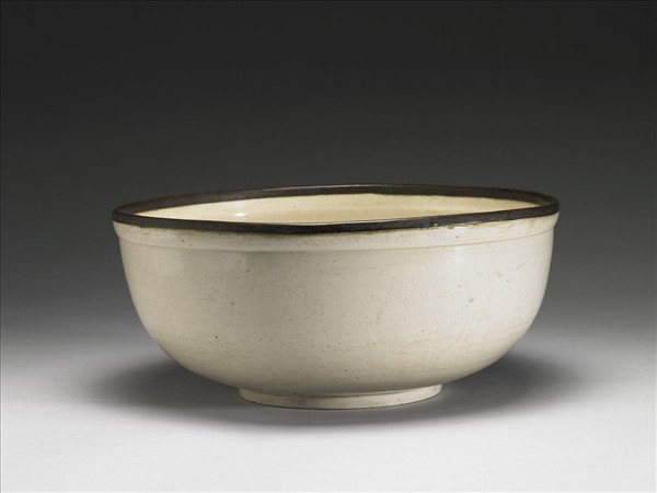 定窯 白釉蓮荷紋洗